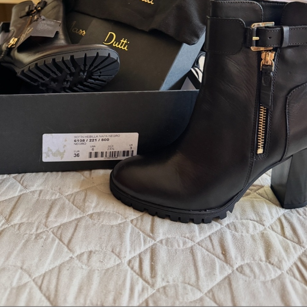 Massimo Dutti Black Leather Heeled Boots